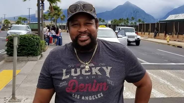 A morte de Victor Willis reacendeu homenagens ao Village People nas redes sociais. O cantor deixa uma trajetória marcada pela música, pelos palcos da Broadway e por sucessos que seguem vivos até hoje.