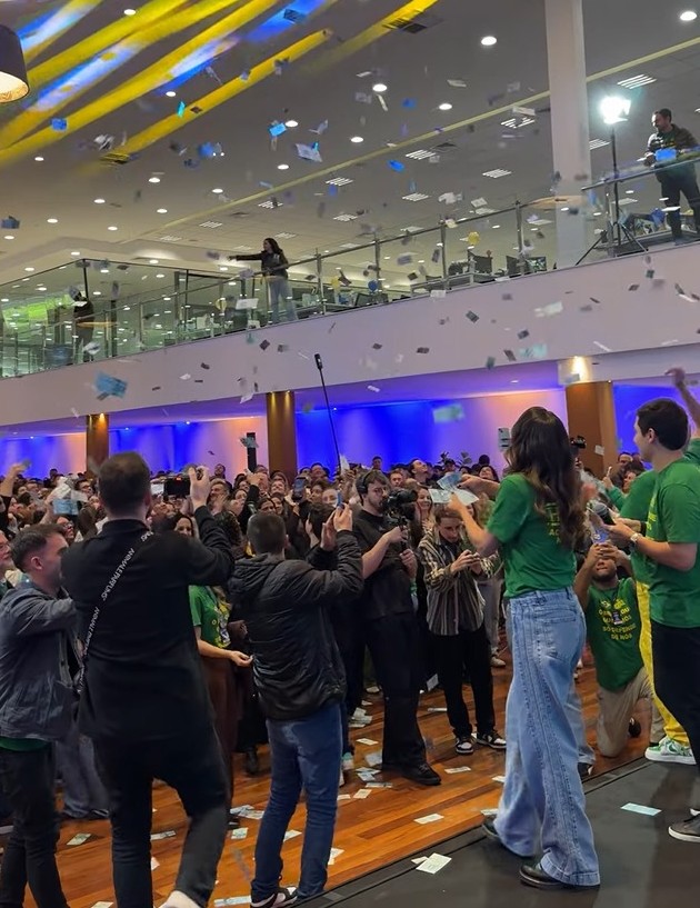 Os 40 anos da Havan vieram acompanhados de um presente milionário para os funcionários. Luciano Hang antecipou pagamentos e reforçou a estratégia de valorização da equipe.