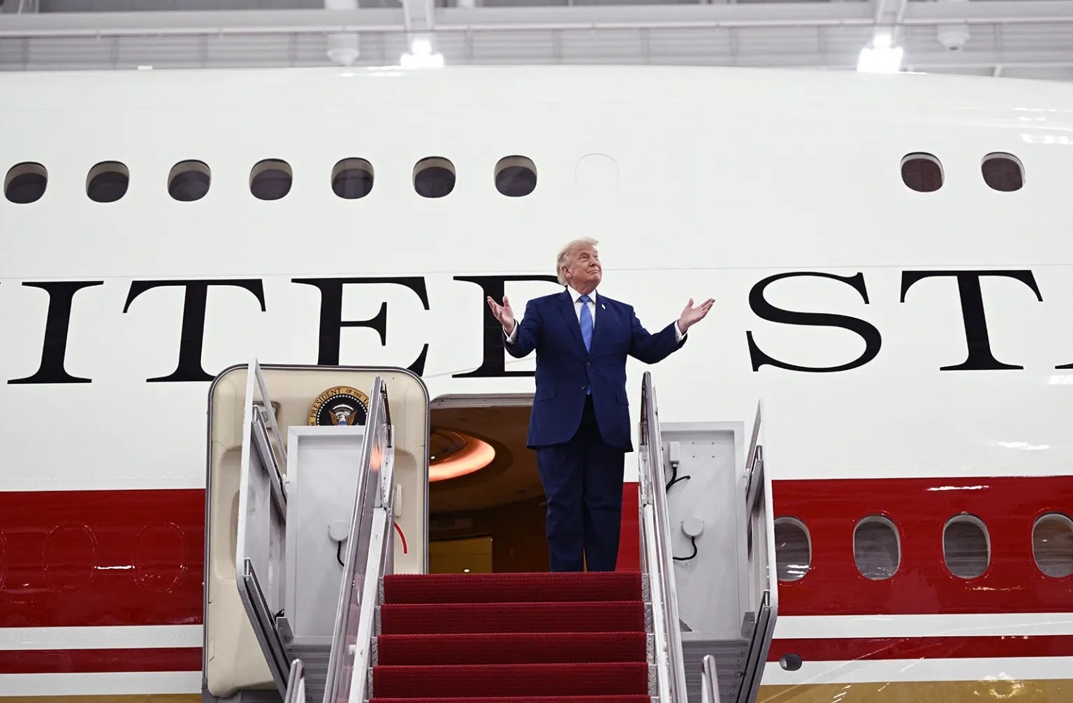 260630 president donald trump air force one plane airplane qatar qatari es