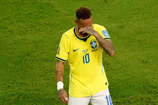 Neymar voltou à Seleção após 981 dias e entrou no segundo tempo contra a Escócia