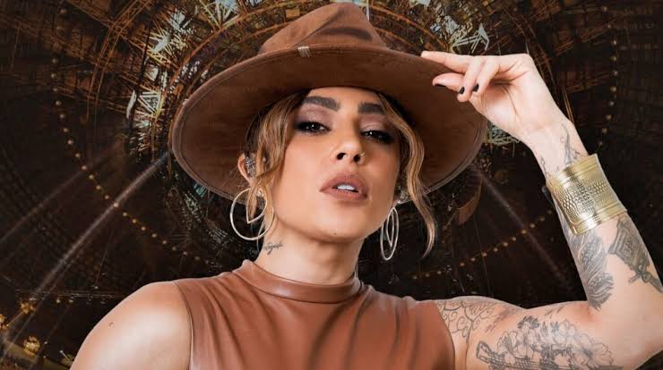 Depois de semanas de especulação, o SBT bateu o martelo: Lauana Prado assume a cadeira de Duda Beat no The Voice Brasil. A expectativa agora é para a reação do público na estreia.