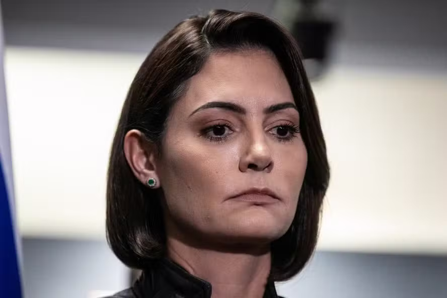 A crise no bolsonarismo ganhou um novo capítulo. Mulheres conservadoras organizam ações judiciais nos Estados Unidos contra perfis ligados à direita após ataques virtuais.
