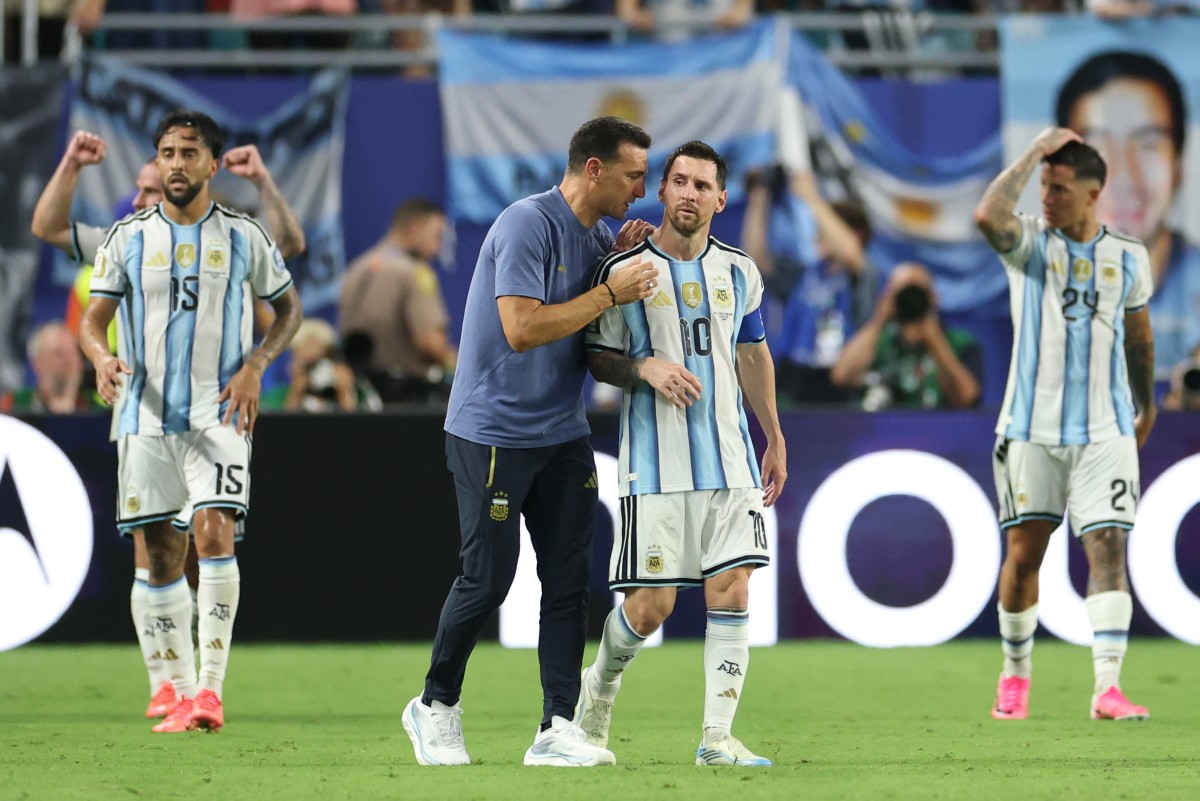Scaloni exalta vitória "louca" contra Cabo Verde no Mundial