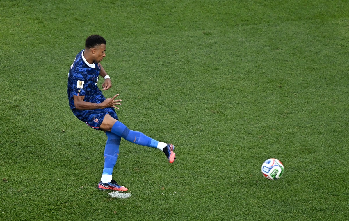 Com gol de Mbappé, França supera o Paraguai e segue viva no Mundial