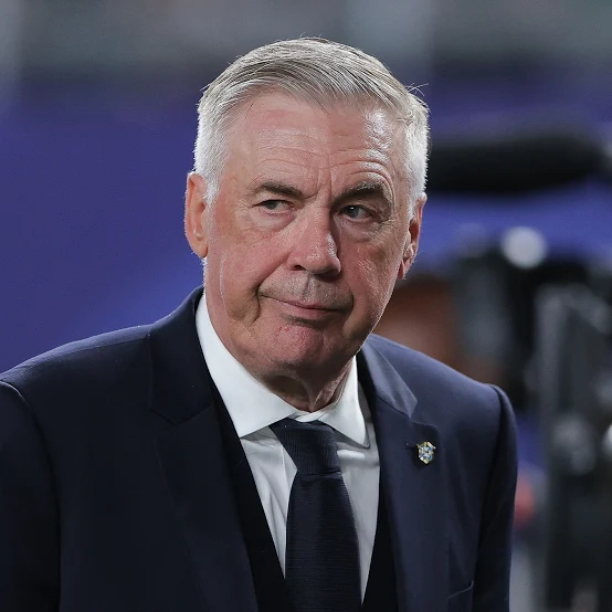 De multicampeão no futebol a autor: Carlo Ancelotti transforma sua filosofia de liderança em livro e mira o mercado editorial brasileiro. - James Gill - Danehouse/Getty Images