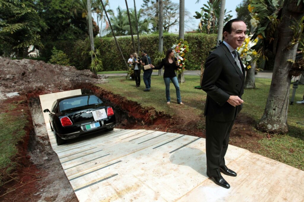 Empresário disse que não pretende deixar herança para familiares nem para a namorada
