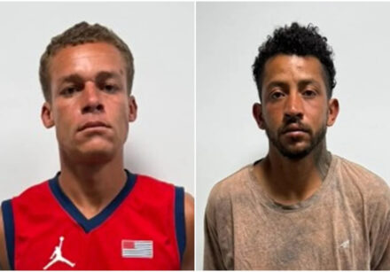 dupla presa por ameacar adolescente com faca e roubar celular