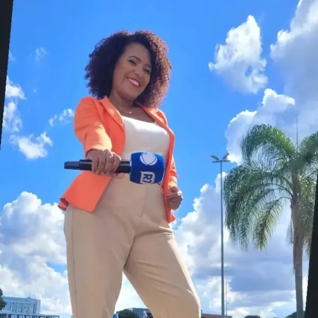 A jornalista Érika Leal, da Record Brasília, morreu aos 43 anos, dois meses após sofrer um acidente doméstico.