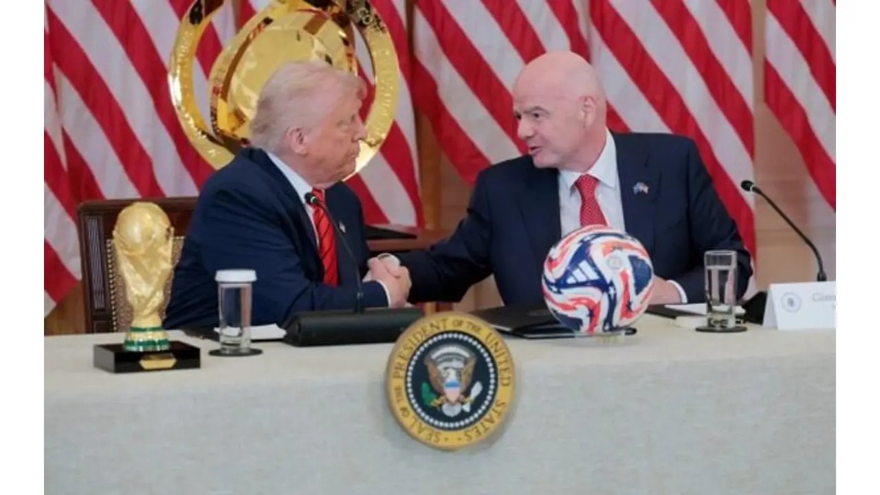 Gianni Infantino se aproximou de Trump durante a organização da Copa de 2026 nos Estados Unidos