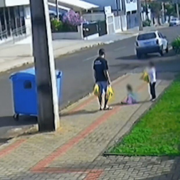 pai que chutou filha de 3 anos no paraná é suspeito de ter agredido o enteado de 5 anos