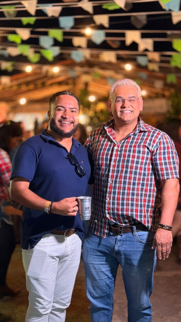Fernando e Juliano na festa julina dos colaboradores da Cimed. (Foto: João Lima)