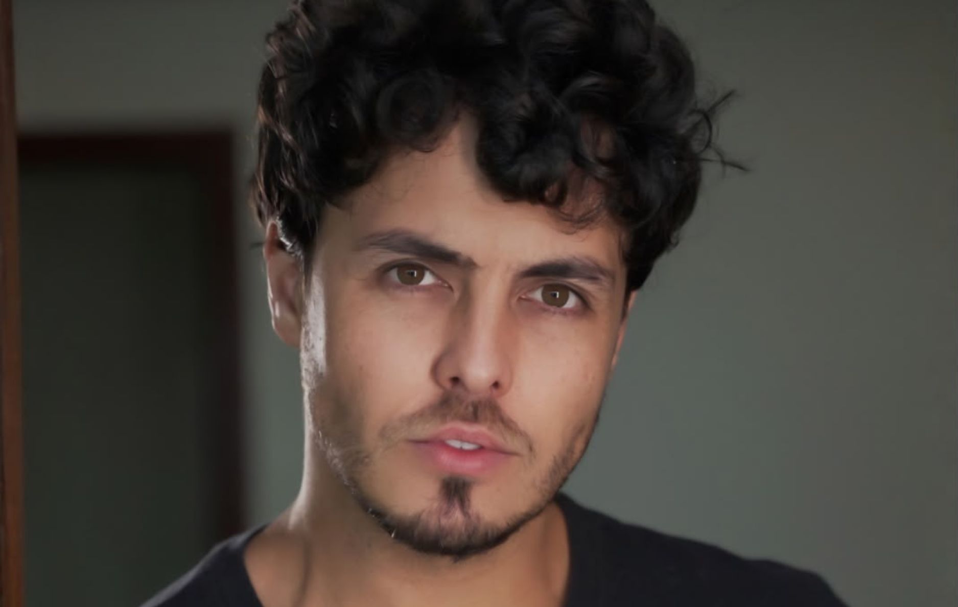 Paulo Guerra, Vitor Chaves, homofobia, ataques homofóbicos, internePaulo Guerra denunciou ataques homofóbicos recebidos após assumir o relacionamento com Vitor Chaves.