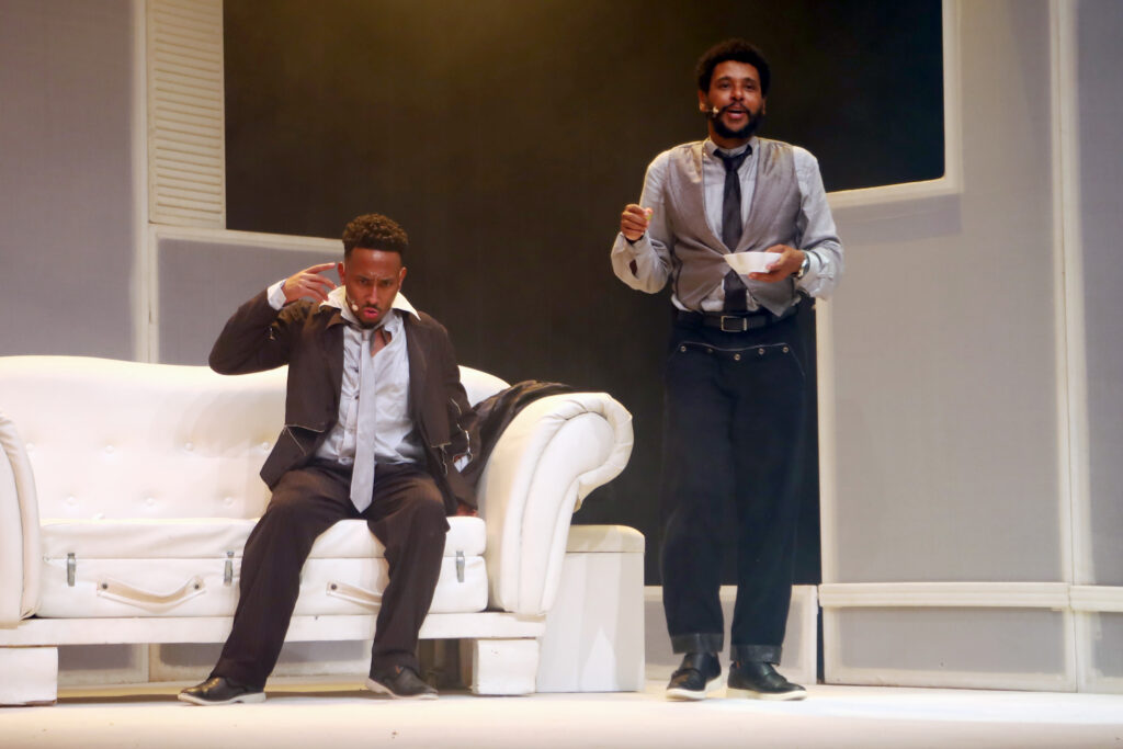 O Melanina Acentuada Festival reúne Antônio Pitanga e novas gerações de artistas em homenagem à história do teatro negro brasileiro.