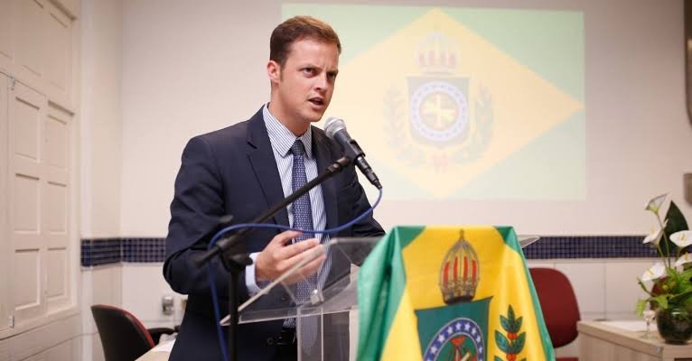Margherita vem de família nobre italiana, mas não pertence a uma casa real reinante ou ex-reinante