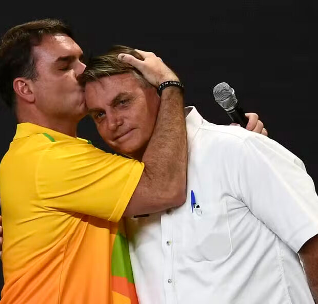 flavio bolsonaro e jair bolsonaro