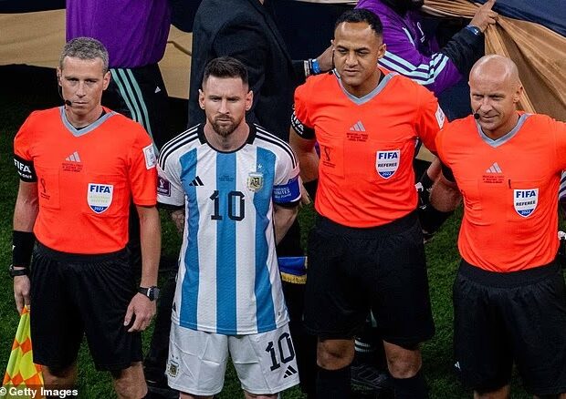 Ismail Elfath foi escalado pela Fifa para apitar Argentina x Inglaterra na semifinal da Copa