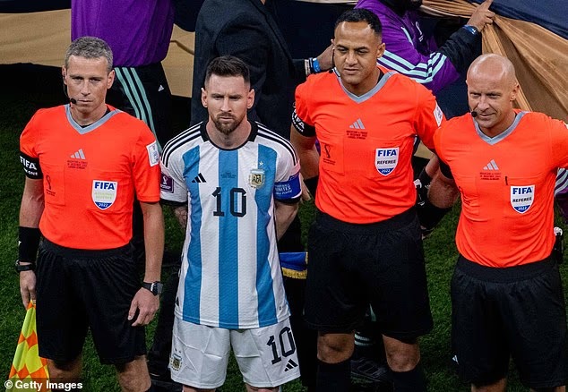 Ismail Elfath foi escalado pela Fifa para apitar Argentina x Inglaterra na semifinal da Copa