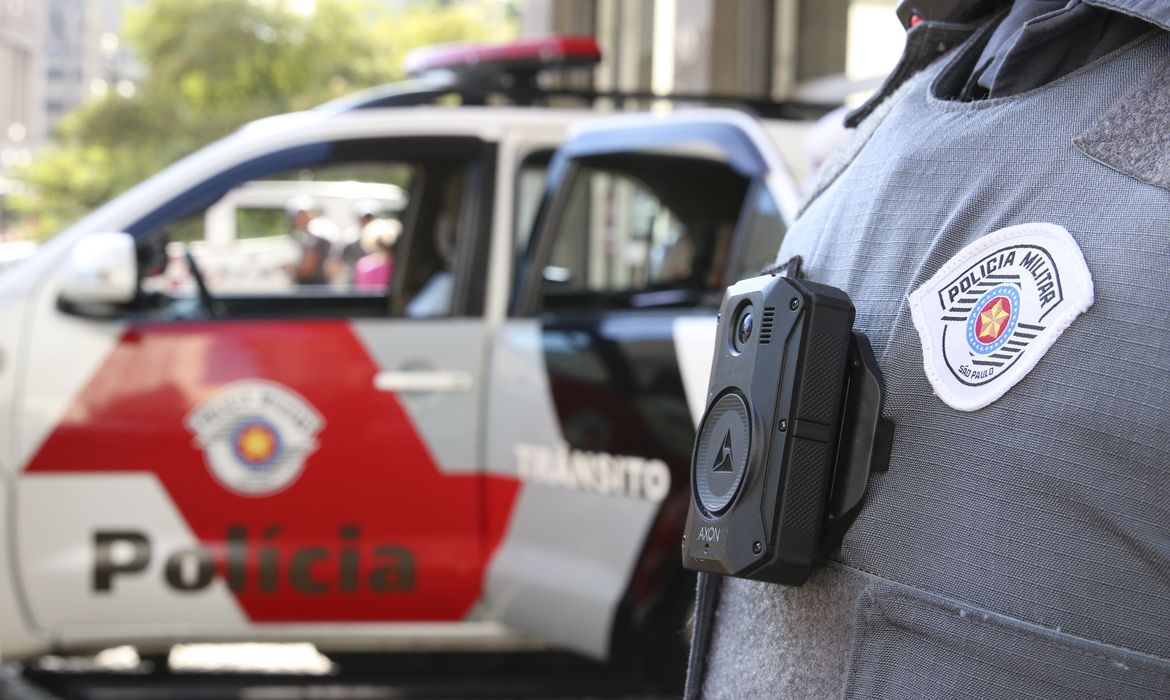 cameras uniformes de policiais militares sao paulo