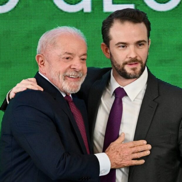 lula e dario durigan foto afp 1024x683