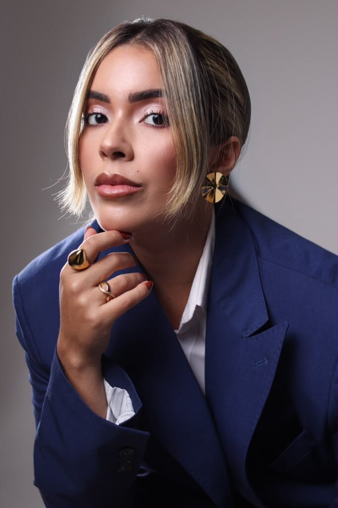 Larissa Conceição, produtora da agência Promoações Marketing, afirma que encontrou na empresa uma oportunidade para recomeçar e conquistar a independência financeira (Divulgação Pessoal).