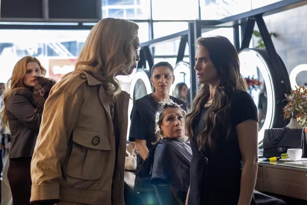 Pilar ficará para a cartada final de Adriana em “Quem Ama Cuida”