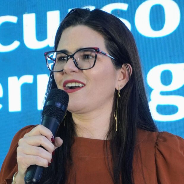 Fernanda Barboza transformou as madrugadas em tempo de estudo enquanto conciliava maternidade e carreira.