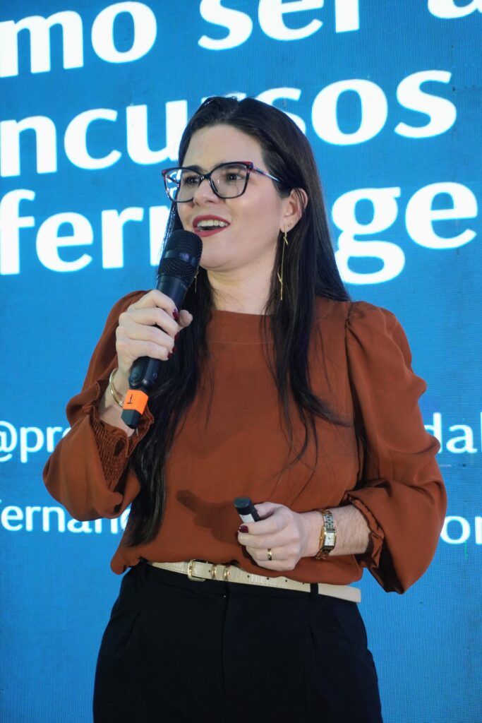 A rotina compartilhada por Fernanda Barboza nas redes sociais reflete a realidade de milhares de mães brasileiras.