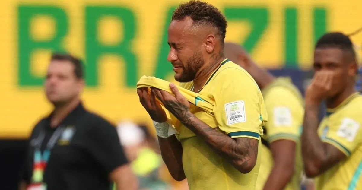 Campeão brasileiro disse que madrugadas em claro no pôquer teriam pesado na carreira de Neymar