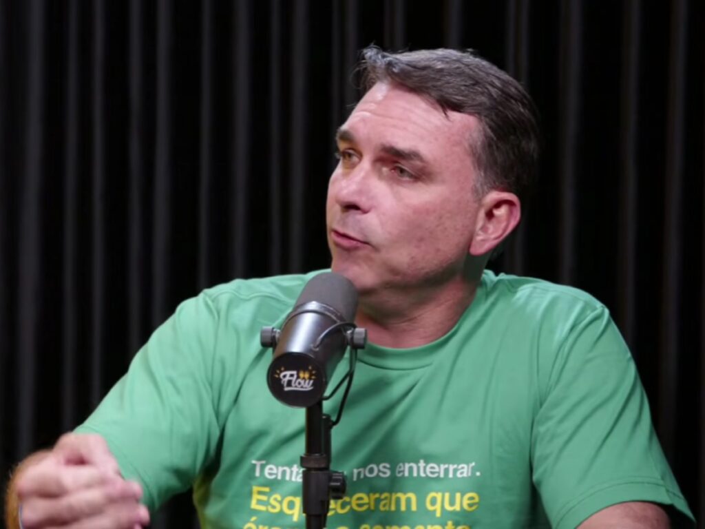 Senador disse que não assistiu ao vídeo em que a madrasta afirmou ter sido humilhada
