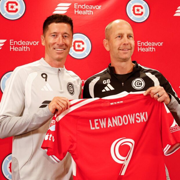 chicago fire fc unveil robert lewandowski