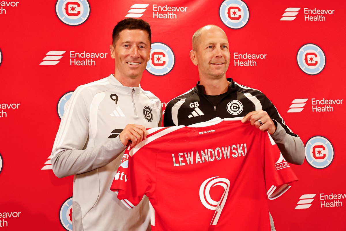 chicago fire fc unveil robert lewandowski