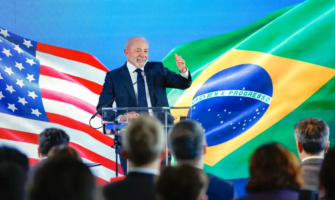 PL acusa ICL de propaganda eleitoral antecipada contra Flávio Bolsonaro