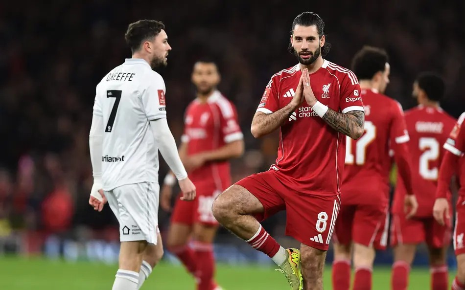 Szoboszlai estende contrato com o Liverpool e segue no clube inglês