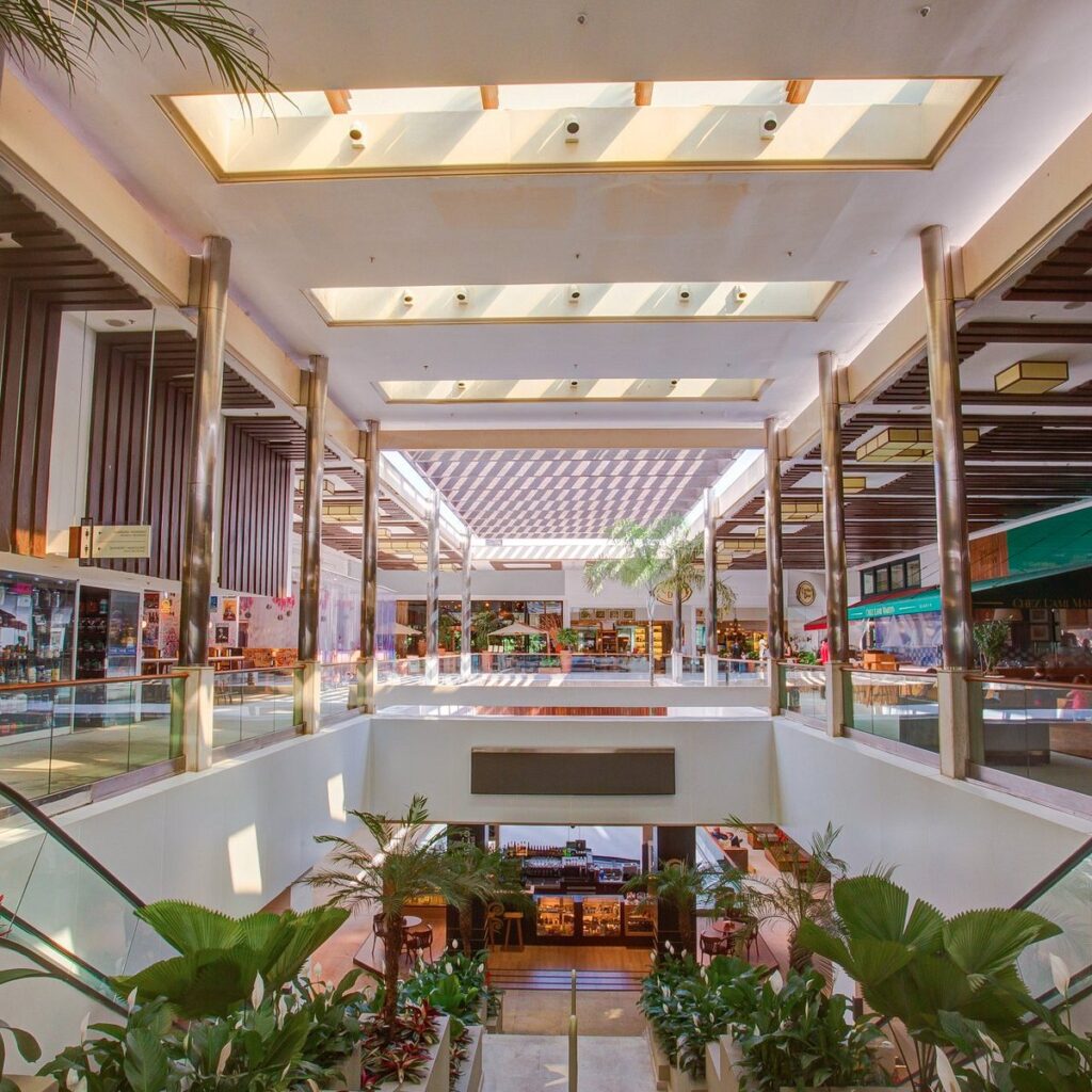 O futuro do Fashion Mall volta ao centro das atenções com a nova mudança de controle.