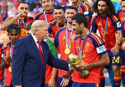 Mikel Merino fez passos associados à dança de Trump durante a festa pelo título da Espanha