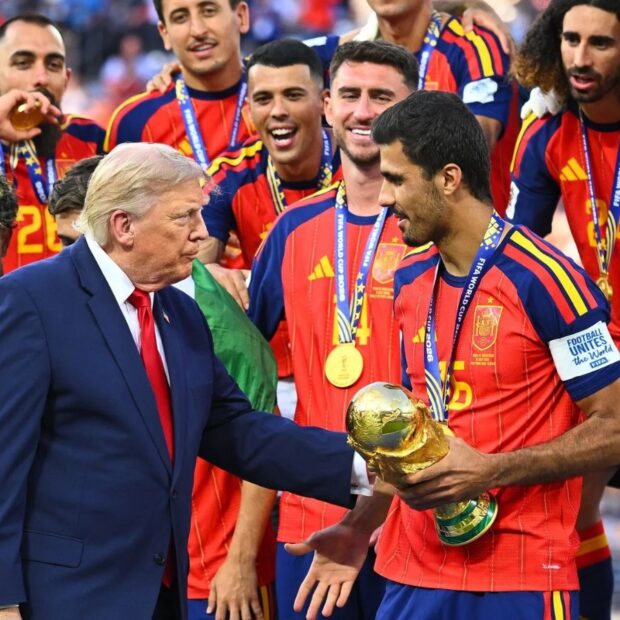 Mikel Merino fez passos associados à dança de Trump durante a festa pelo título da Espanha