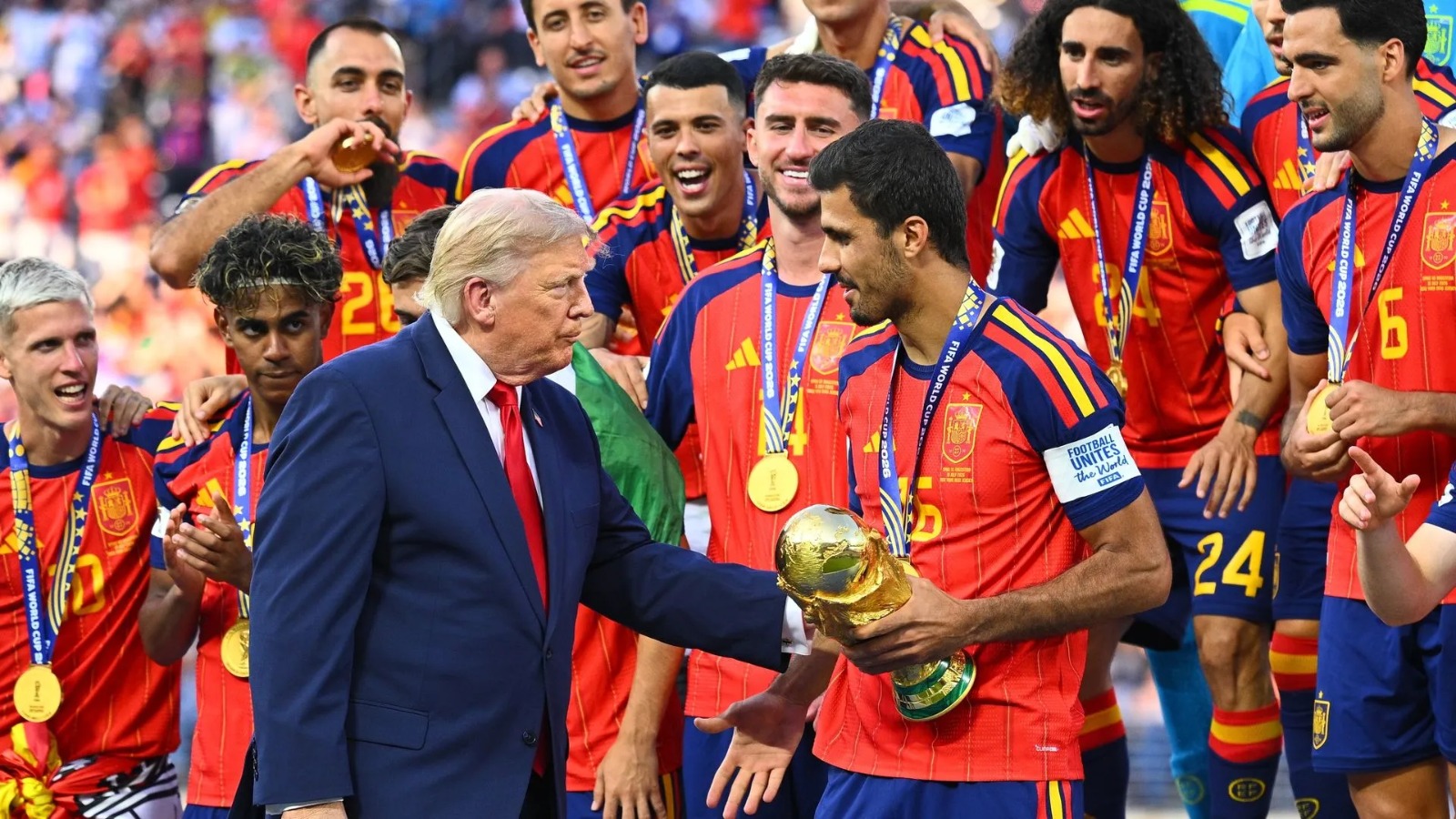 Mikel Merino fez passos associados à dança de Trump durante a festa pelo título da Espanha