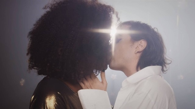 Diretor assinou o clipe Flutua, de Johnny Hooker com Liniker
