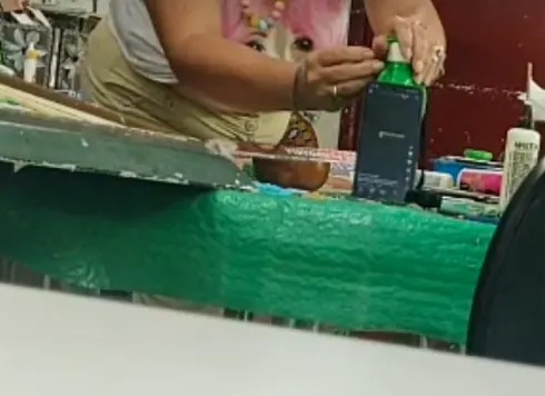 Professora diz ter sido envenenada por mãe