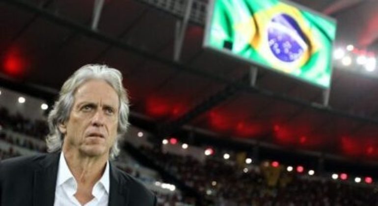Jorge Jesus disse que recebeu orientações para preparar uma pré-convocação da Seleção Brasileira