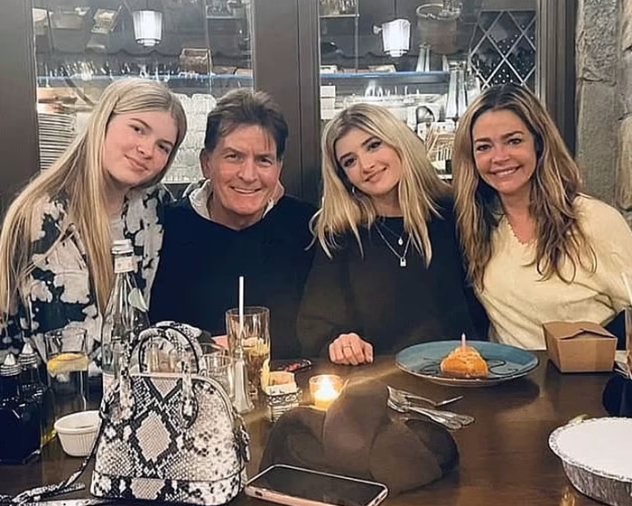 Sami é filha de Charlie Sheen e da atriz Denise Richards