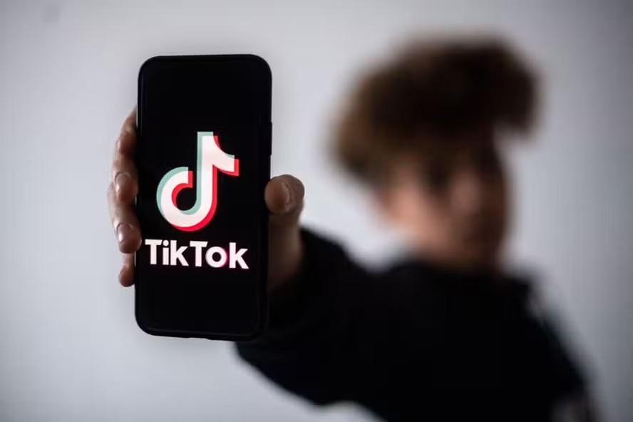 afp 20250911 74668cq v1 midres filesfranceparliamentsocialnetworktiktok