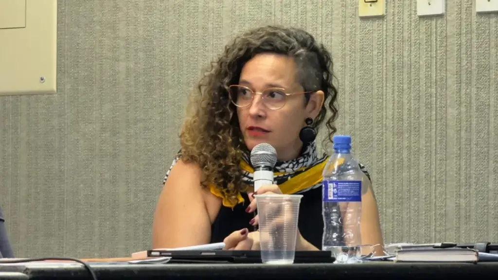 Natalia Viana, cofundadora e diretora executiva da Agência Pública, é uma das idealizadoras do editorial conjunto “Aqui não tem propaganda de bets”, iniciativa que reúne veículos de jornalismo na recusa à publicidade de casas de apostas.