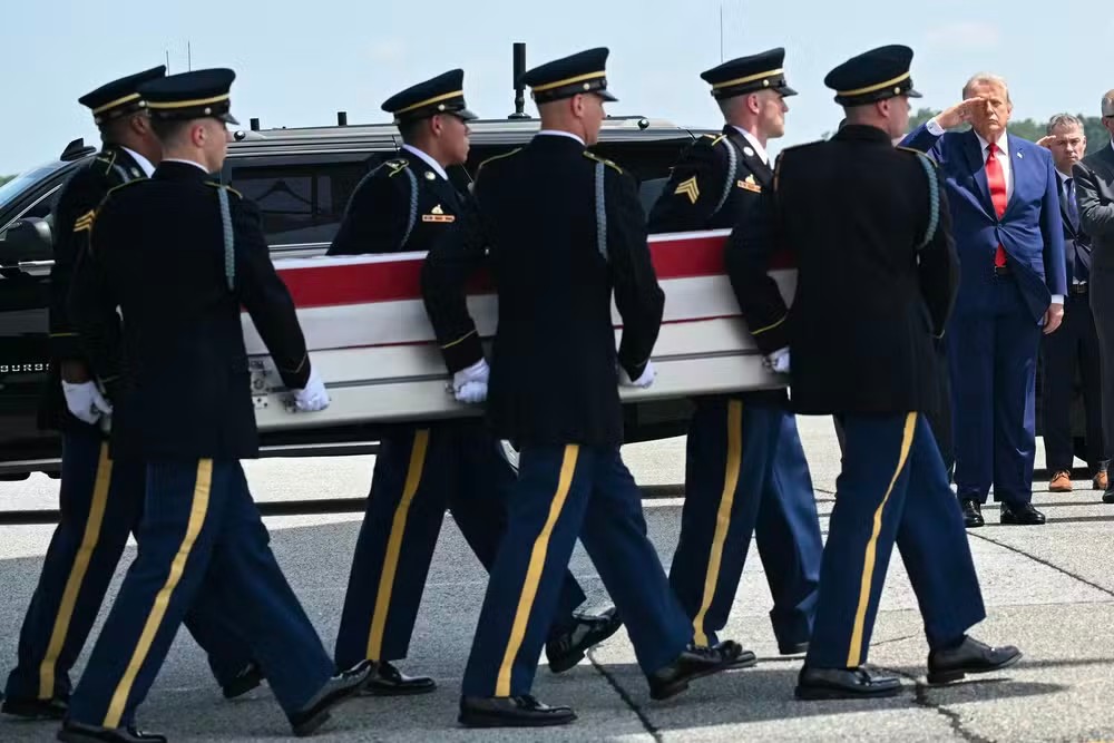 afp 20260722 c2w36cr v1 highres uspresidentdonaldtrumpattendsadignifiedtransfer