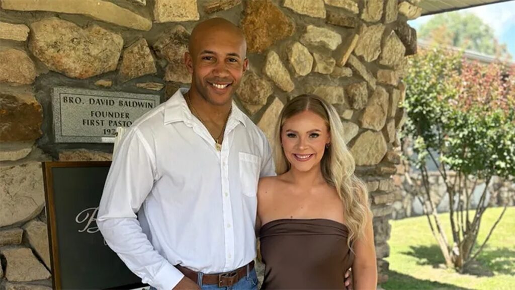 O policial de 24 anos atuava havia poucos meses no Departamento de Polícia de Rogers, no Arkansas
