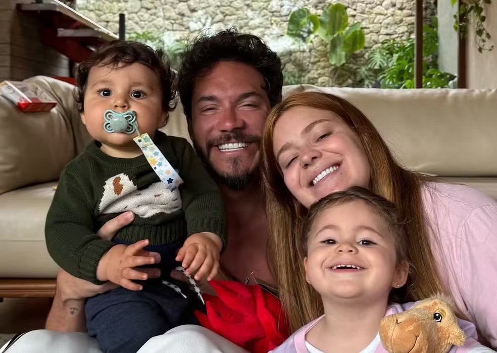 Eliezer e Viih Tube são pais de Lua e Ravi