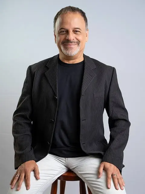 Conhecido por papéis em Que Rei Sou Eu? e Caras e Bocas, Marcos Breda já projeta o fim da longa jornada de cirurgias.
