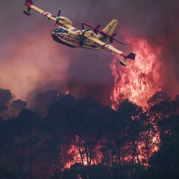 afp 20260723 c2yu9ct v5 highres topshotfranceenvironmentclimateweatherwildfire (1)