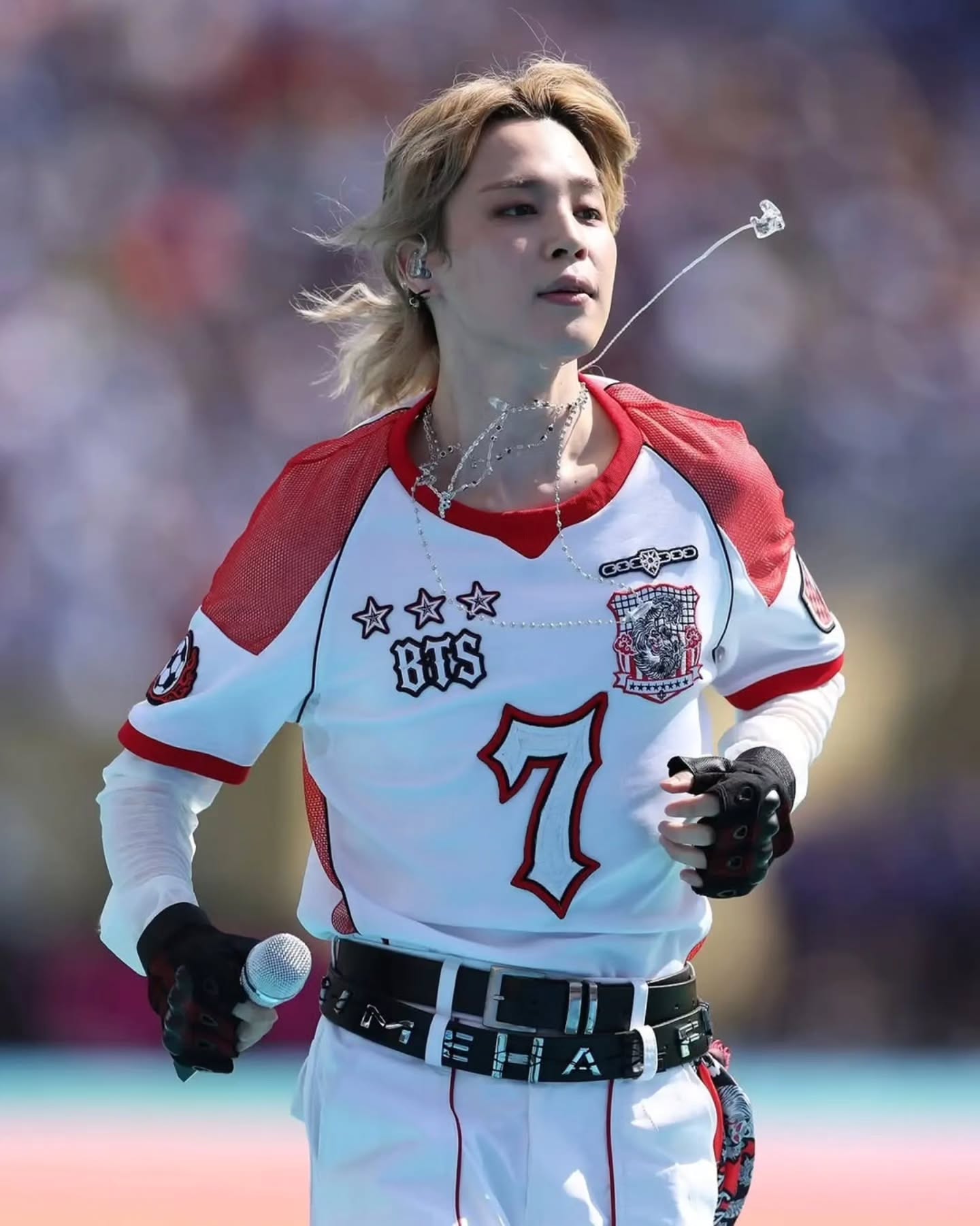 camisa usada por jimin lidera leilão da final da copa