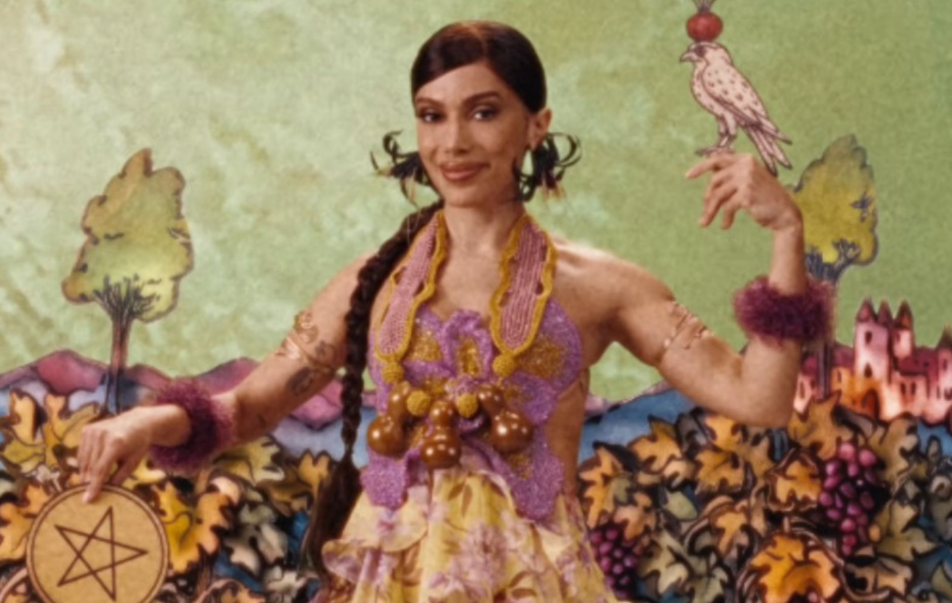 Anitta escolheu um vestido da PatBO para o clipe de EQUILIBRIVM II.